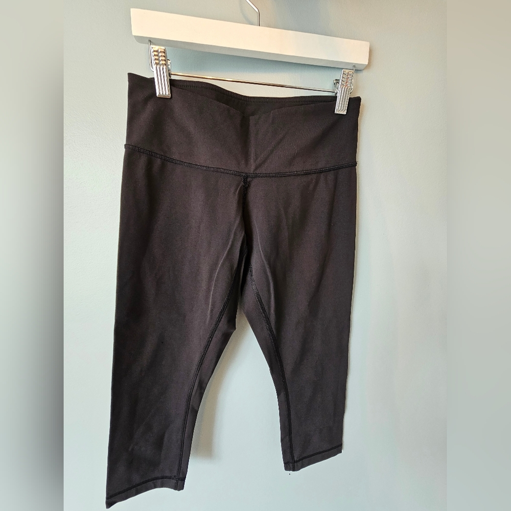 Lululemon Athletica Black Capris for Active Wear